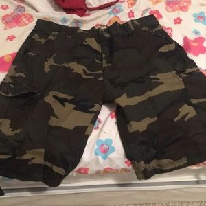 Men’s shorts camo cargo